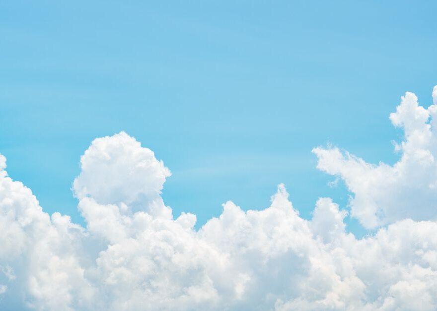 Een frisse en schone woonkamer zonder rooklucht, ideaal voor een gezonde ademomgeving.